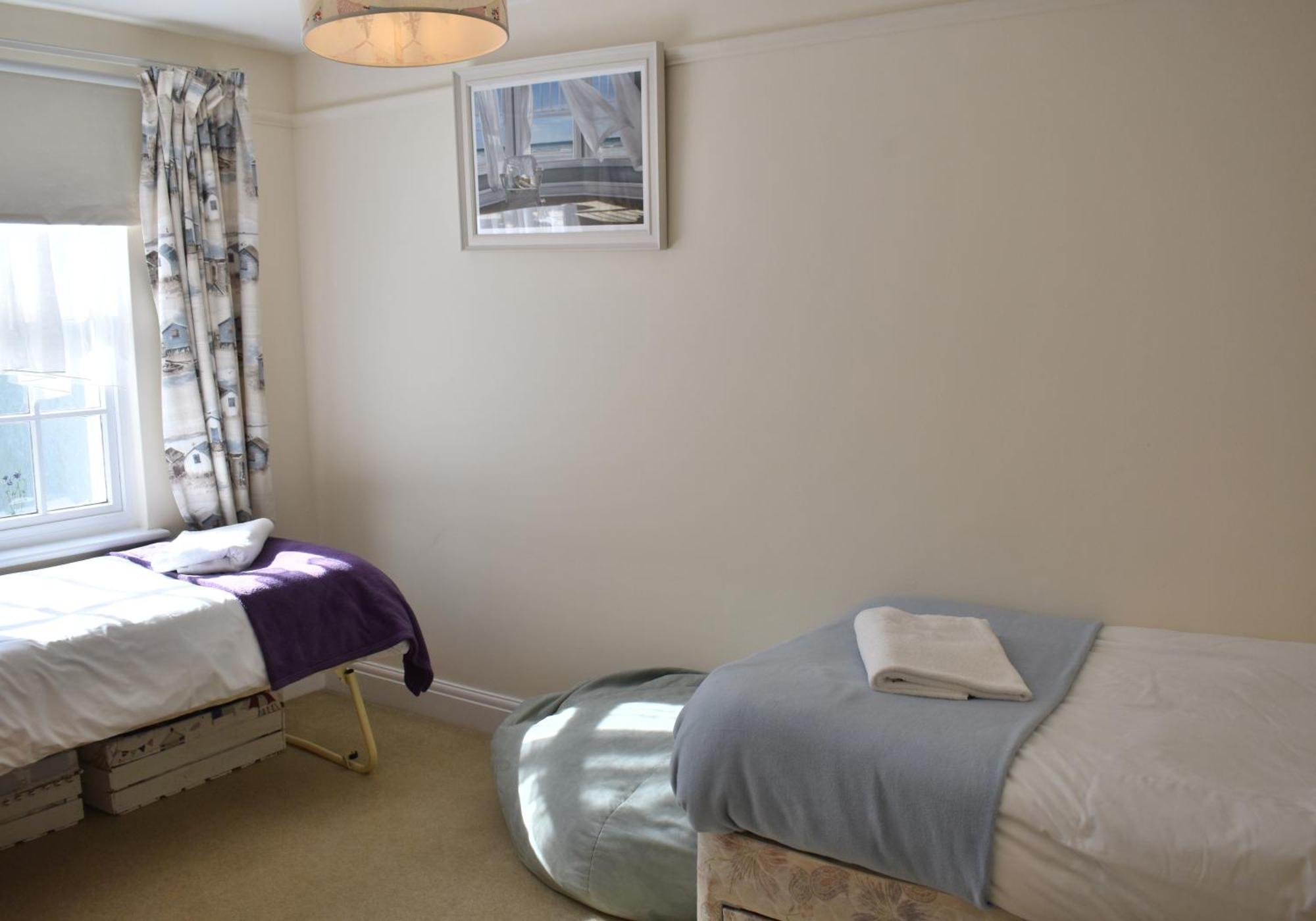 Georgian 2 Bedroom Apartment In Chichester With Free Parking - Chichester Holiday Properties Экстерьер фото