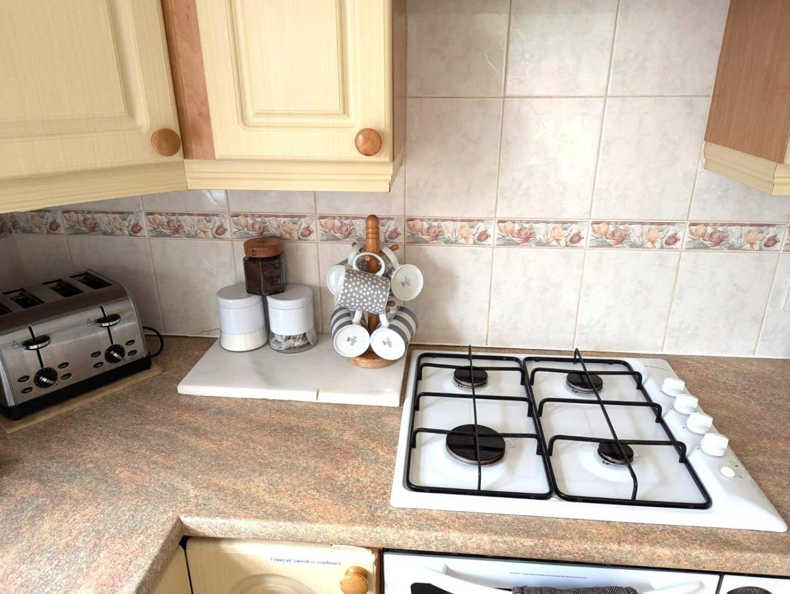 Georgian 2 Bedroom Apartment In Chichester With Free Parking - Chichester Holiday Properties Экстерьер фото