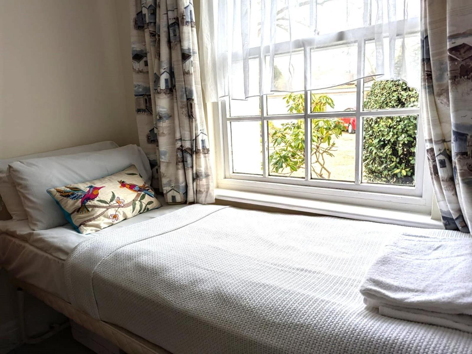 Georgian 2 Bedroom Apartment In Chichester With Free Parking - Chichester Holiday Properties Экстерьер фото