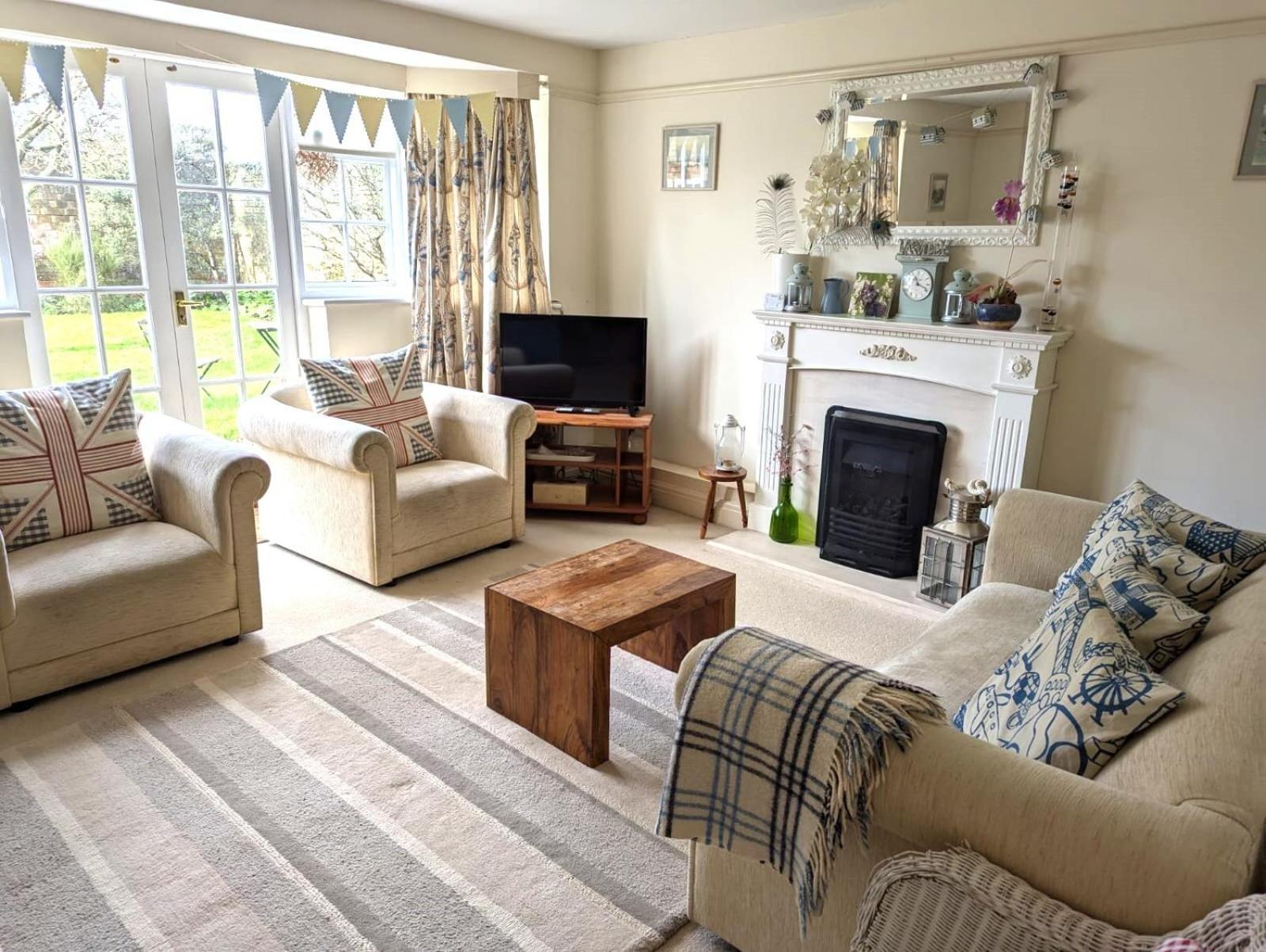 Georgian 2 Bedroom Apartment In Chichester With Free Parking - Chichester Holiday Properties Экстерьер фото